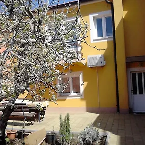 Apartman Ani, Povljana